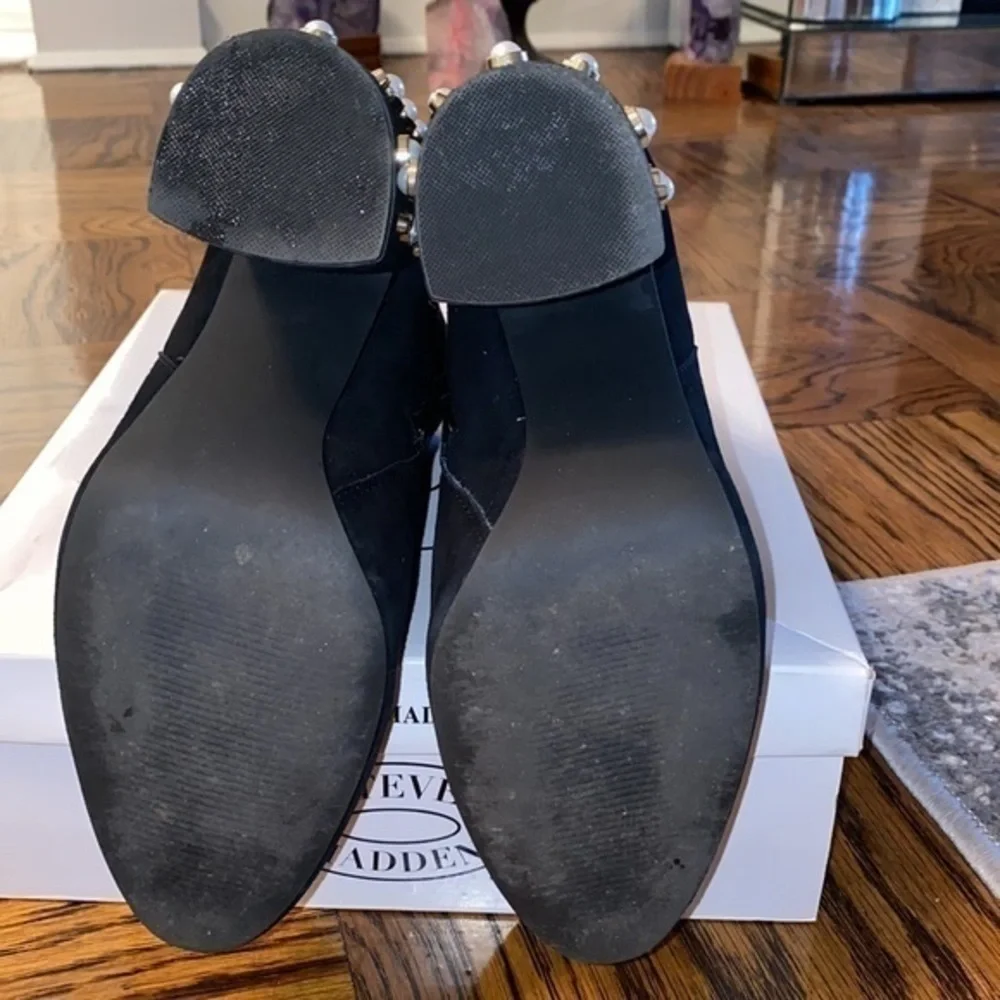 Steve Madden limited ed.Black Sued Yevette Jeweled with pearls heel ankle boots